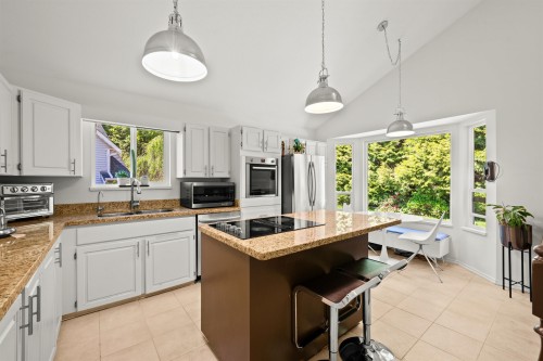 3336 Manning Crescent, North Vancouver, BC 