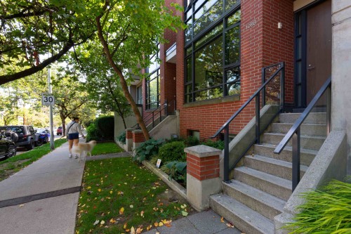 1088 7Th Avenue W, Vancouver, BC 