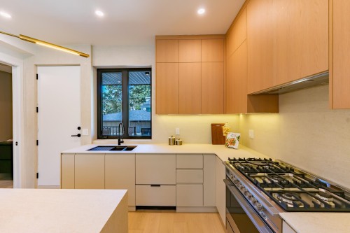 6577 Lime Street, Vancouver, BC 