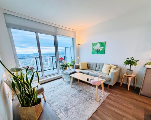 2909-3809 Evergreen Place  Burnaby, BC V3J 0M1