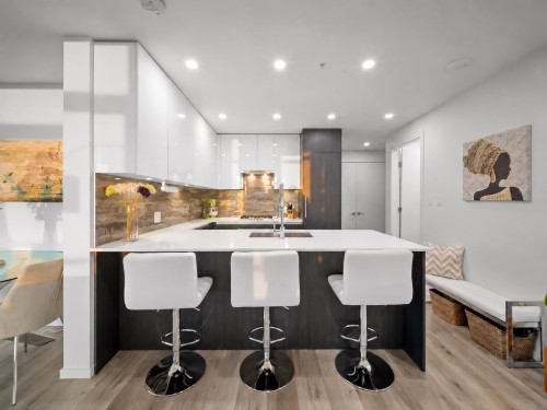 1908-1888 Gilmore Avenue  Burnaby, BC V5C 0L2