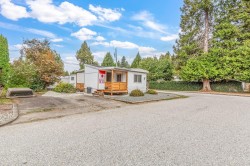 32-21163 Lougheed Highway Maple Ridge, BC V2W 2R4