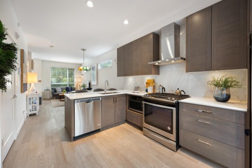 501 44Th Avenue E, Vancouver, BC 