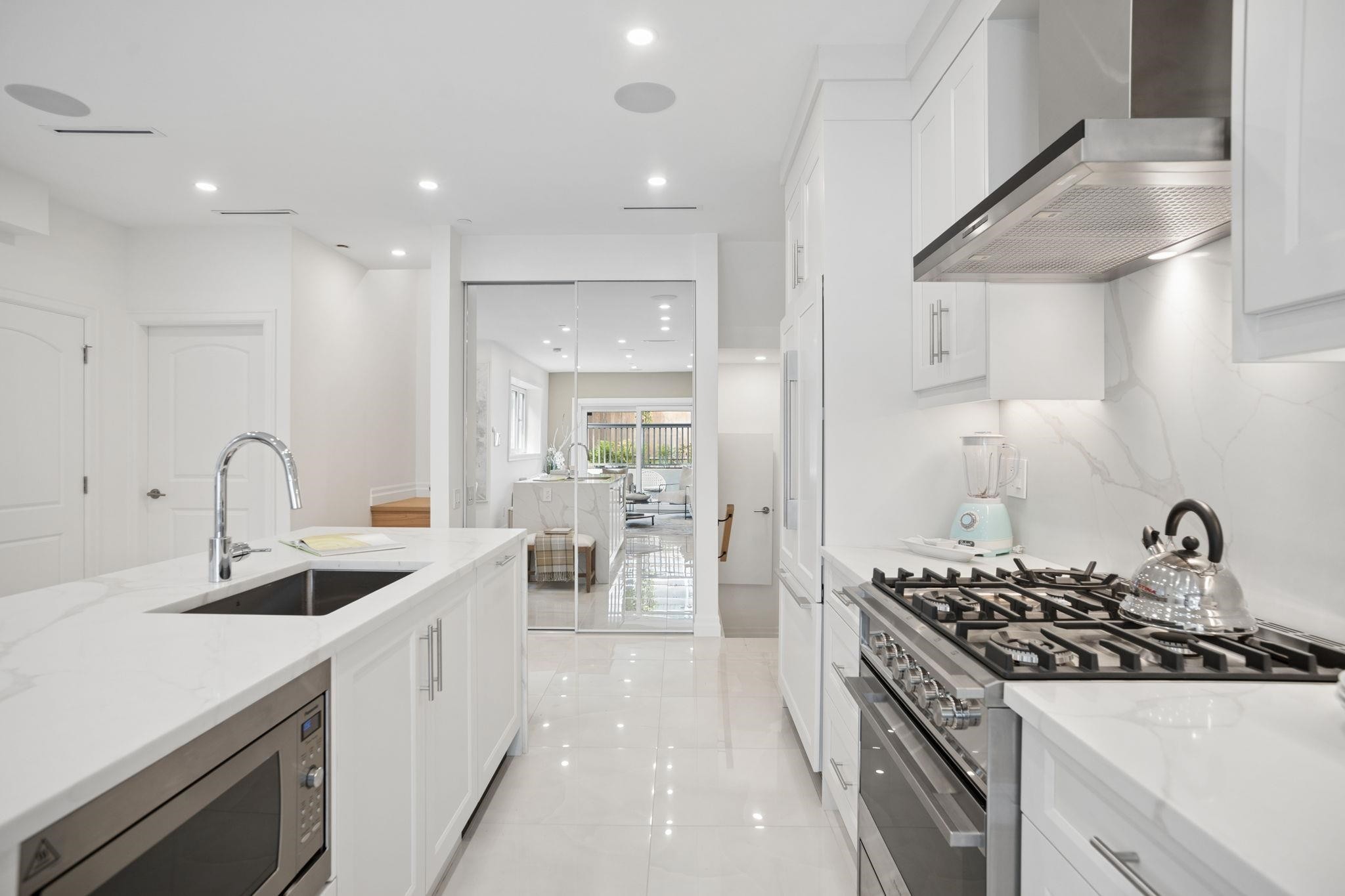 2523 8Th Avenue W, Vancouver, BC