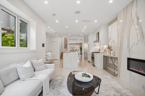 2523 8Th Avenue W, Vancouver, BC 