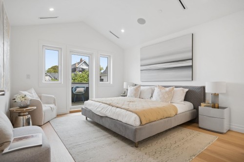 2523 8Th Avenue W, Vancouver, BC 