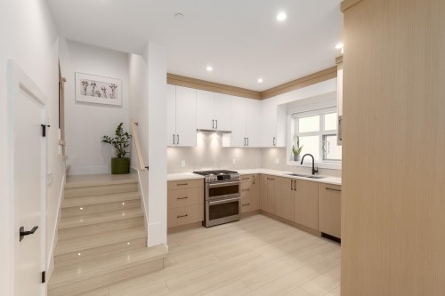 1727 22Nd Avenue E, Vancouver, BC 