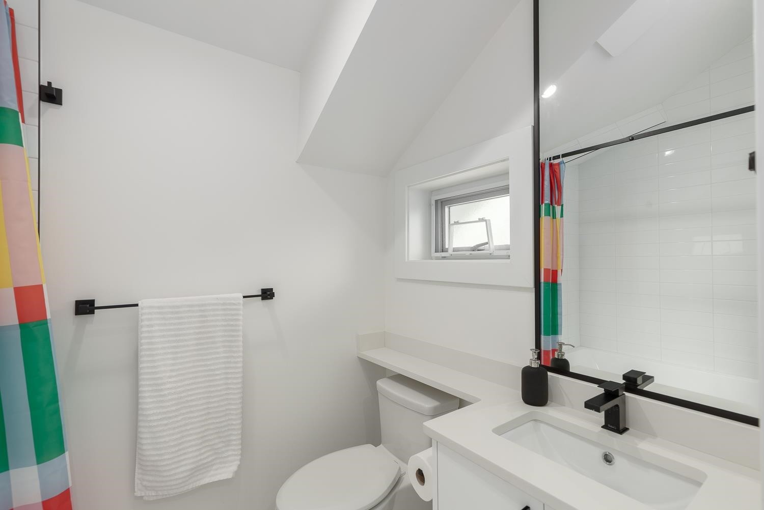 1727 22Nd Avenue E, Vancouver, BC