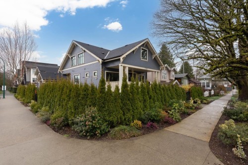 1727 22Nd Avenue E, Vancouver, BC 