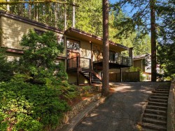 2344 Hyannis Drive  North Vancouver, BC V7H 2E6