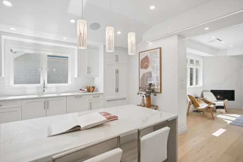 2012 15Th Avenue W, Vancouver, BC 