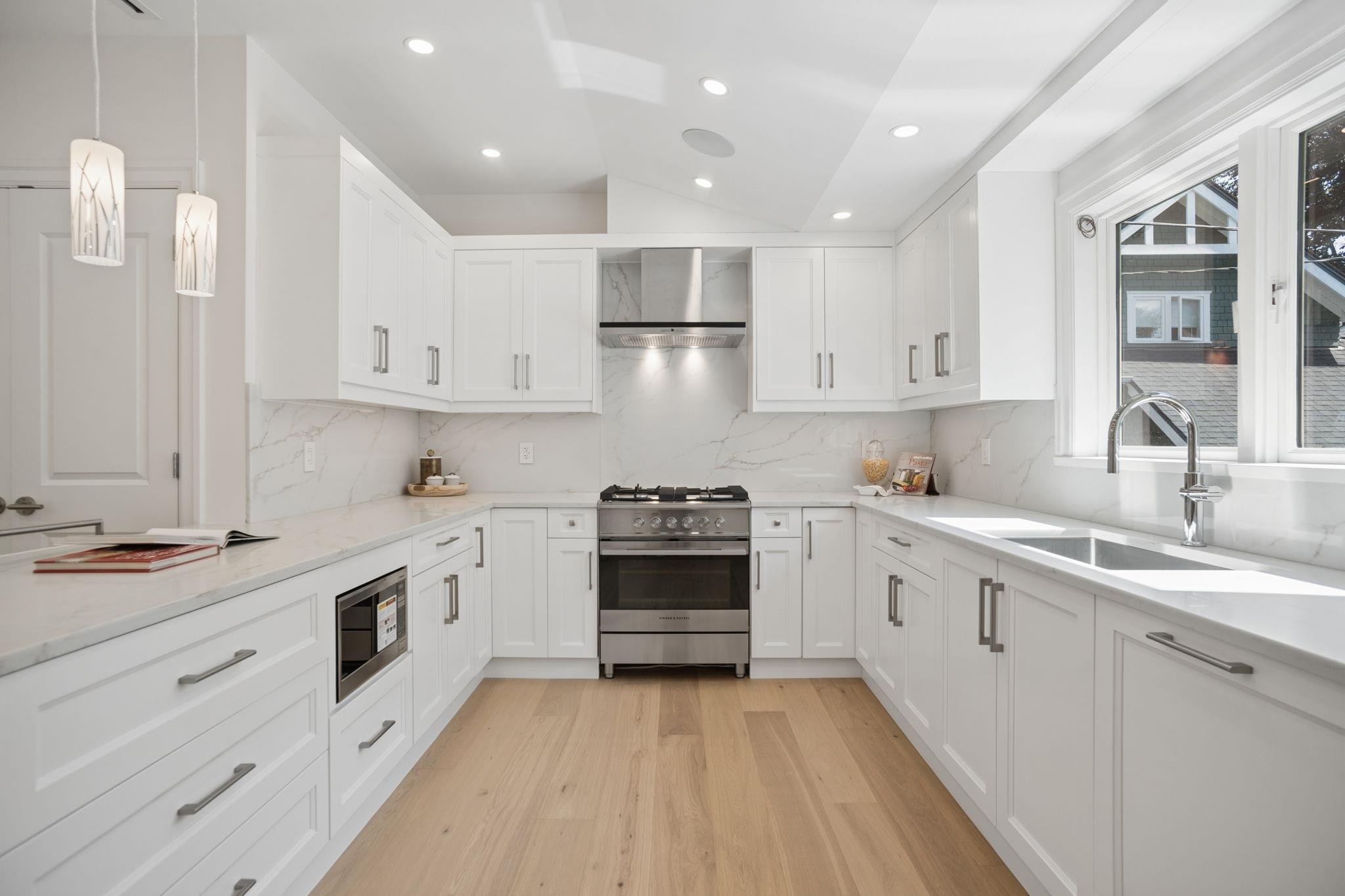 2012 15Th Avenue W, Vancouver, BC