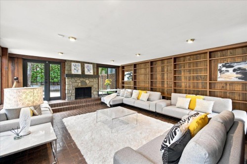 5584 Maple Street, Vancouver, BC 