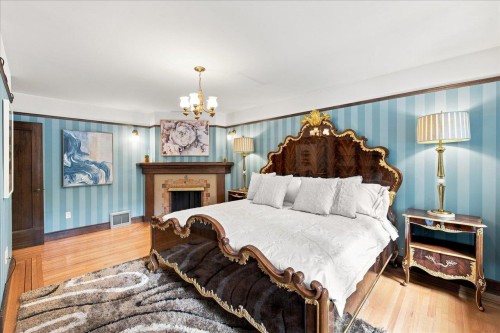 5584 Maple Street, Vancouver, BC 