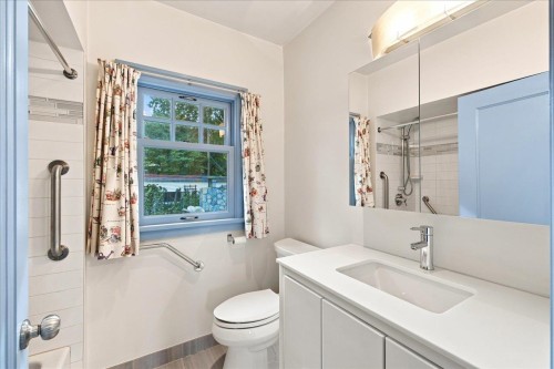 5584 Maple Street, Vancouver, BC 