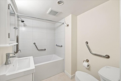 5584 Maple Street, Vancouver, BC 