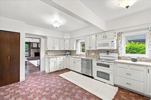 5584 Maple Street, Vancouver, BC 