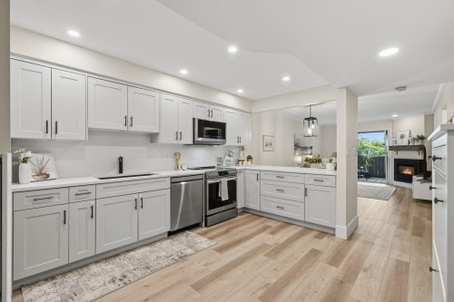 102-1538 Bowser Avenue  North Vancouver, BC V7P 2Y3