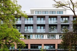 422-133 49th Avenue W Vancouver, BC V5Z 2S3