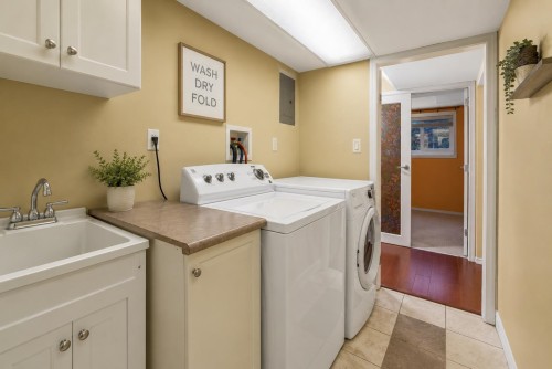 799 Donegal Place, North Vancouver, BC 