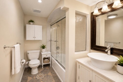 799 Donegal Place, North Vancouver, BC 