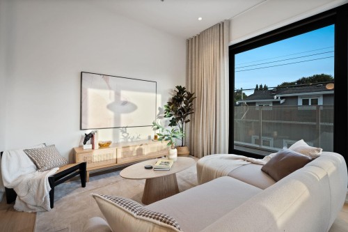 166 38Th Avenue E, Vancouver, BC 