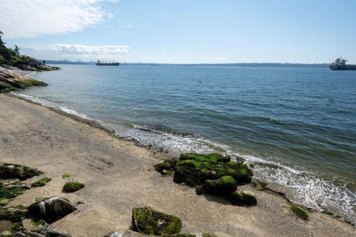 4052 Marine Drive, West Vancouver, BC 