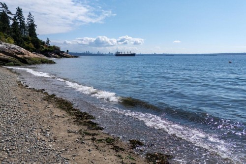 4052 Marine Drive, West Vancouver, BC 