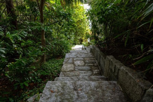 4052 Marine Drive, West Vancouver, BC 