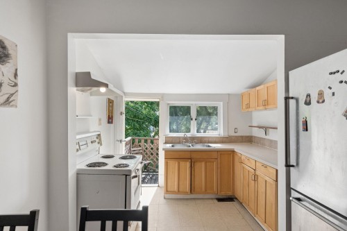 614 19Th Avenue E, Vancouver, BC 