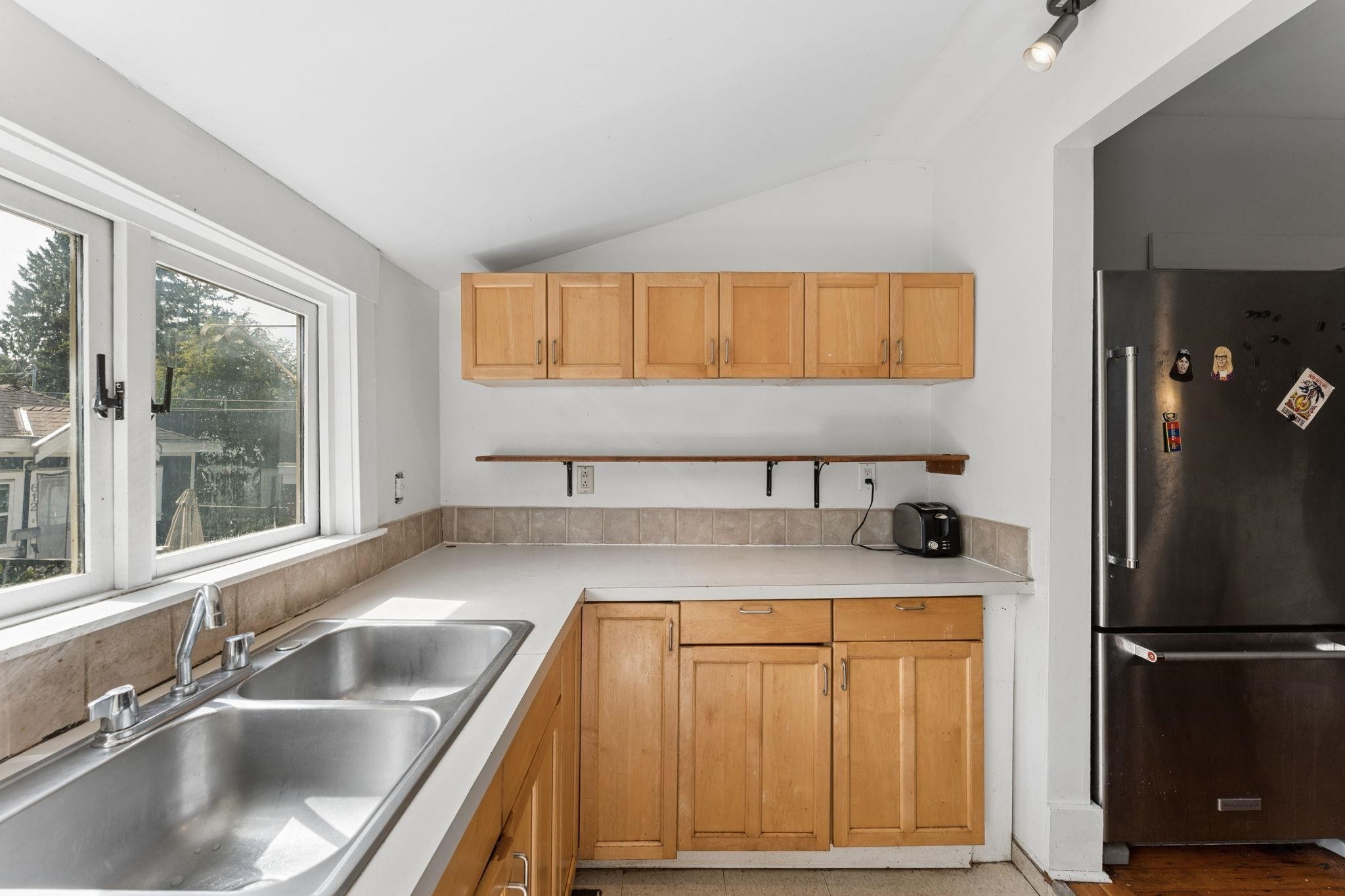 614 19Th Avenue E, Vancouver, BC