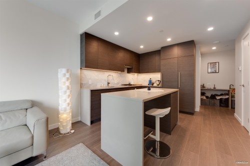 2812-2108 Gilmore Avenue  Burnaby, BC V5C 0N8