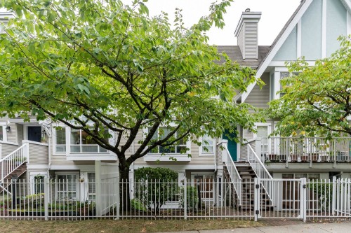 22-6588 Southoaks Crescent  Burnaby, BC V5E 4K1