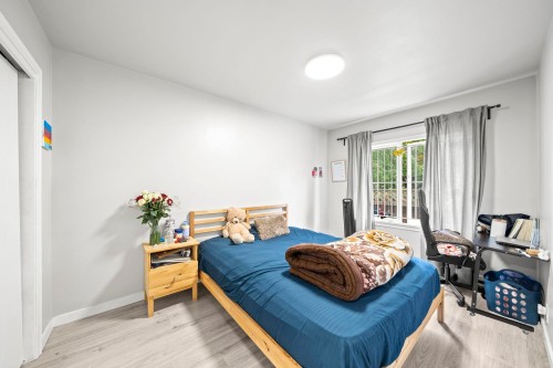 1534 71St Avenue W, Vancouver, BC 