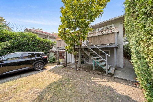 1534 71St Avenue W, Vancouver, BC 