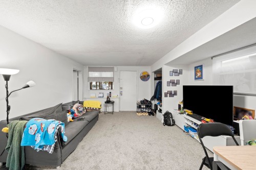 1534 71St Avenue W, Vancouver, BC 