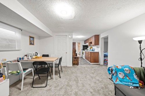 1534 71St Avenue W, Vancouver, BC 