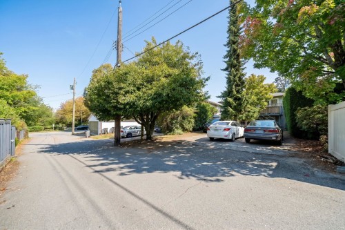 1534 71St Avenue W, Vancouver, BC 