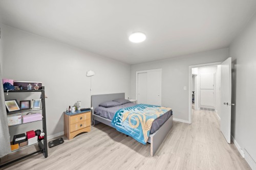 1534 71St Avenue W, Vancouver, BC 