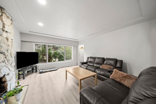 1534 71St Avenue W, Vancouver, BC 