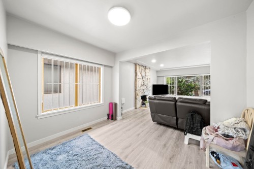 1534 71St Avenue W, Vancouver, BC 