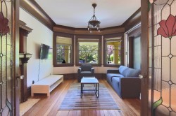1-1517 Comox Street Vancouver, BC V6G 1P3