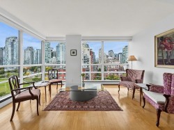 16D-139 Drake Street  Vancouver, BC V6Z 2T8