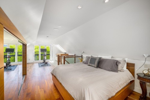 3240 1St Avenue W, Vancouver, BC 
