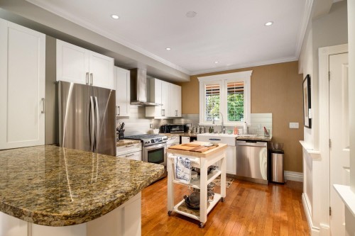 3240 1St Avenue W, Vancouver, BC 