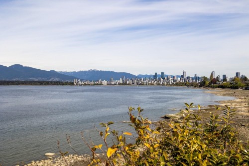 3240 1St Avenue W, Vancouver, BC 