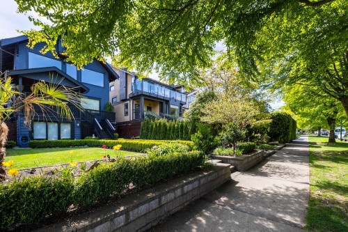 3240 1St Avenue W, Vancouver, BC 
