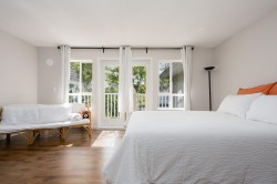 54-6577 Southoaks Crescent Burnaby, BC V5E 4J9