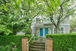 2-6577 Southoaks Crescent Burnaby, BC V5E 4J9