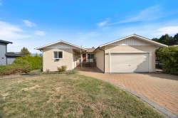 8200 Burnfield Crescent Burnaby, BC V5E 3W7